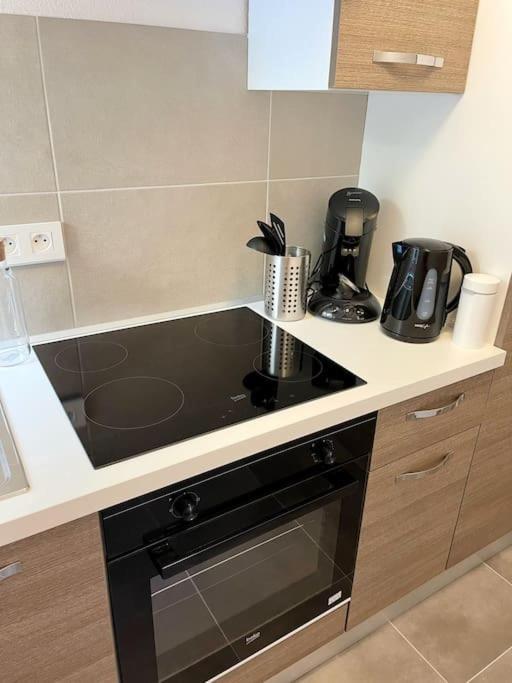 Rm-0 - Appartement F2 Au Rdc A Mulhouse Pour 1-2 Pers Exterior foto